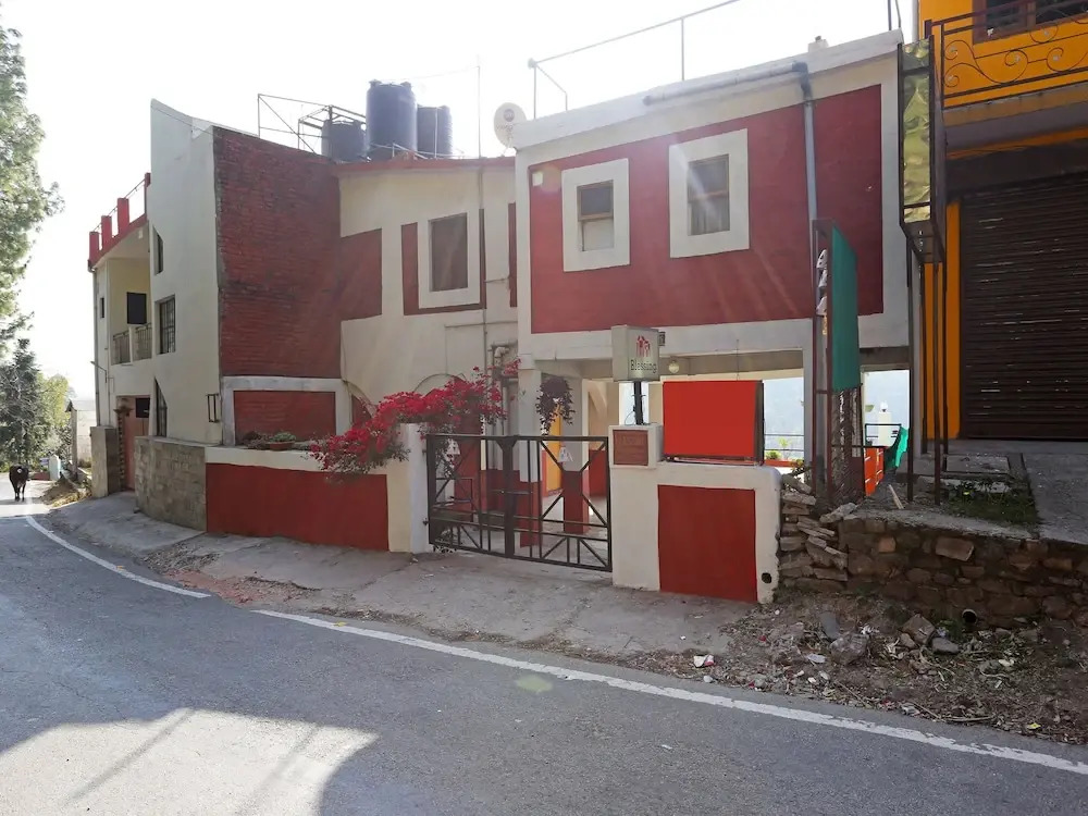 OYO 10312 Home Spacious Studio Bhowali