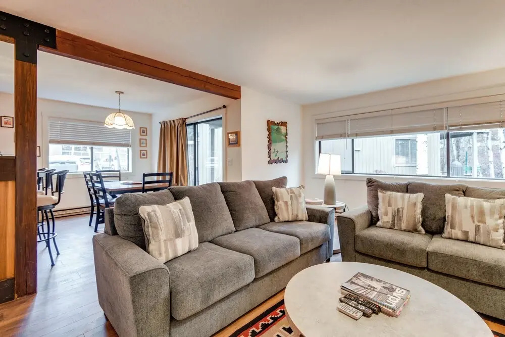 Ketchum Condo w/ Deck < 1 Mi to Sun Valley Resort!