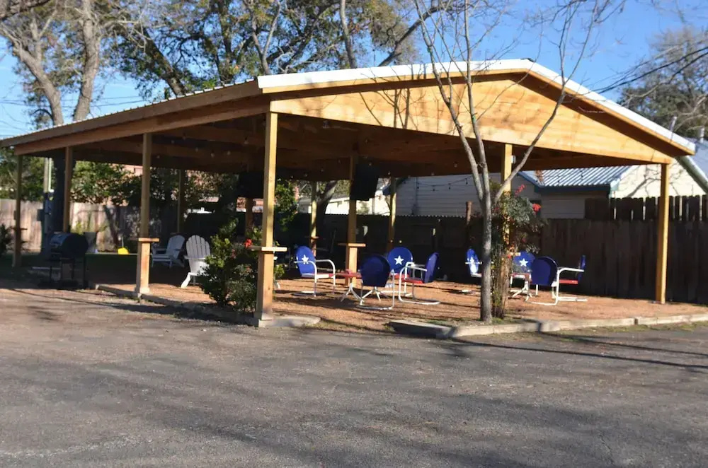 The Oak Motel