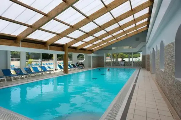 Superbe mobile-home 8 personnes - Camping 4*