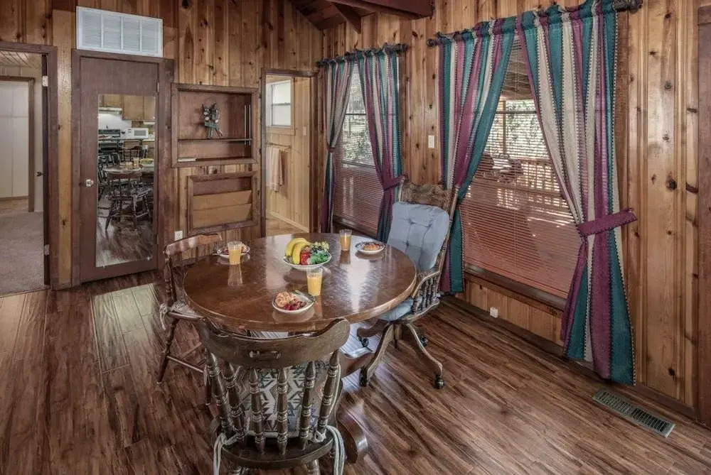 Petty Cabin - Two Bedroom Cabin