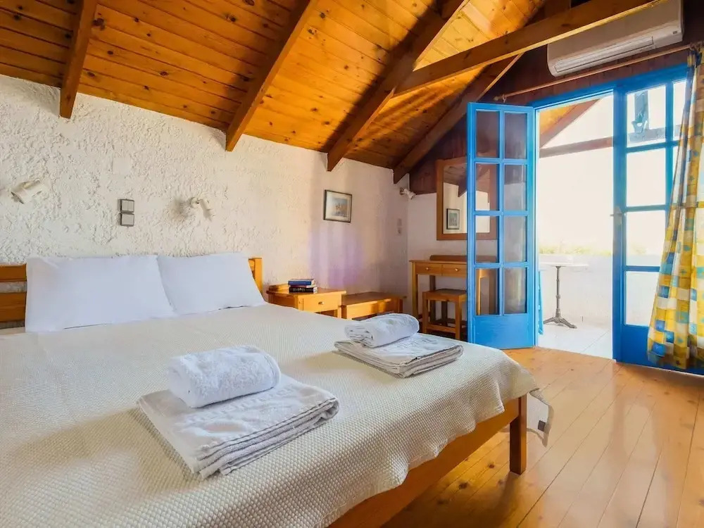 Pretty Holiday Home with Lotus Garden & Terrace near Sea Beach