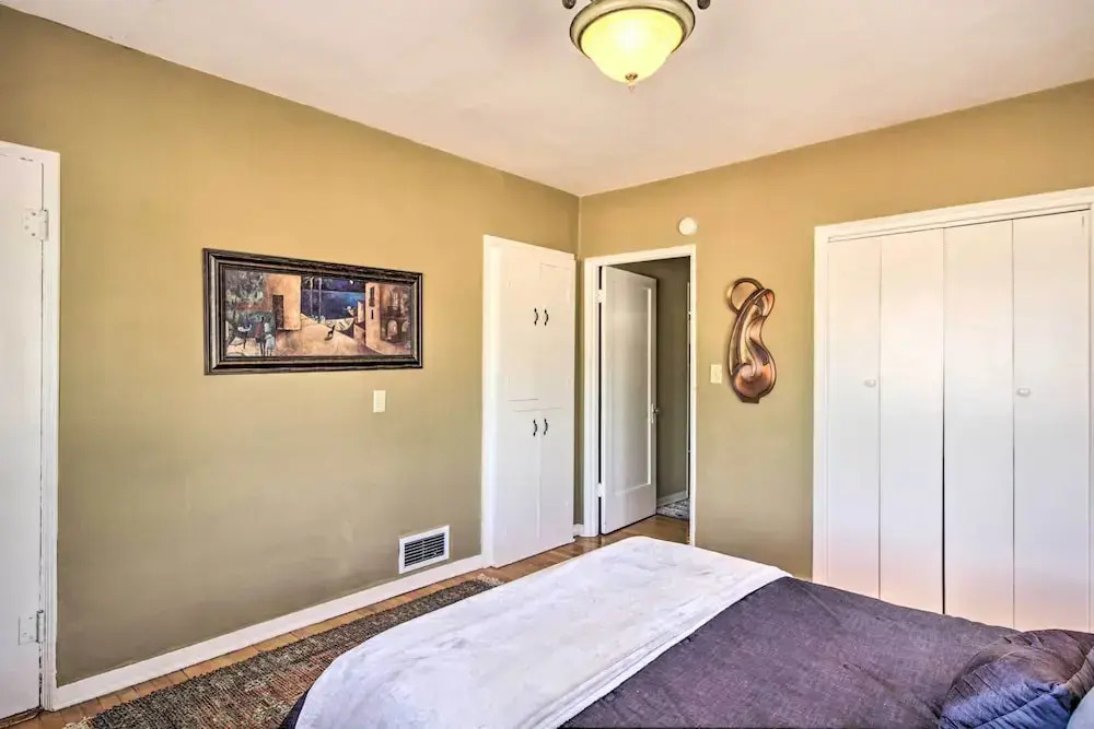 Tranquil Tucson Home w/ Yard - Walk to U of A