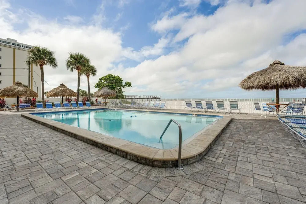 Beachfront Condo w/ Pool in Redington Shores
