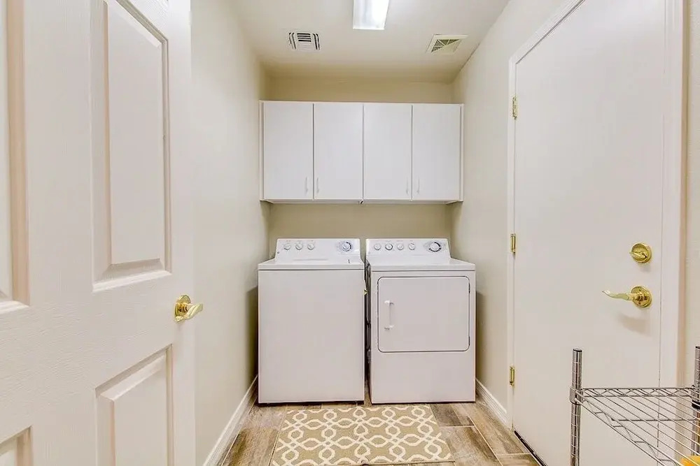 PeachTree - 2 Br home by RedAwning