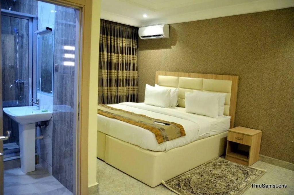 H9 Suites