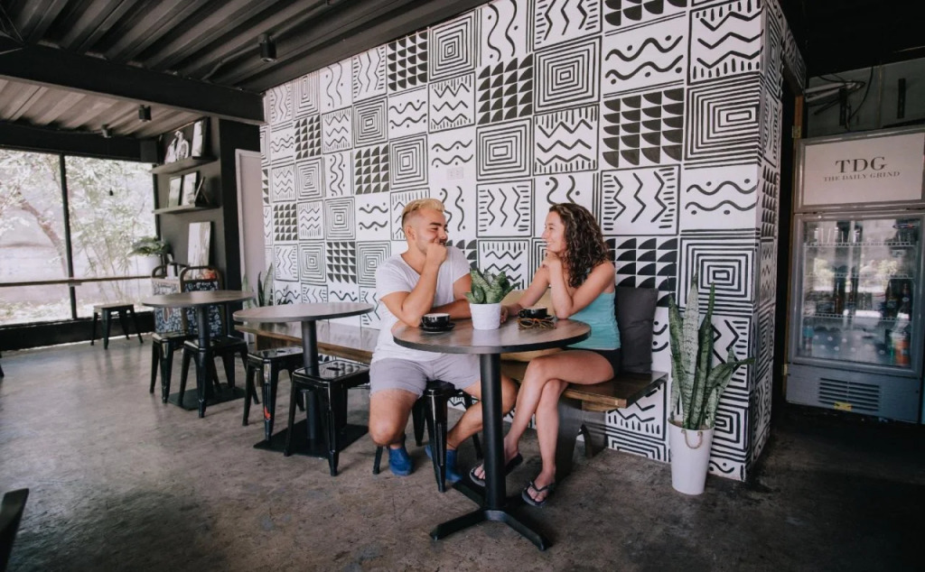 Murals Hostel and Cafe