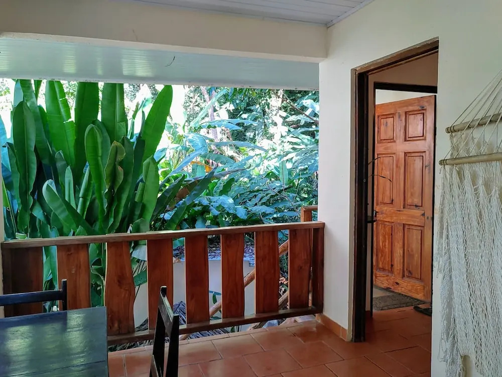 Colibri Surf House & Flats
