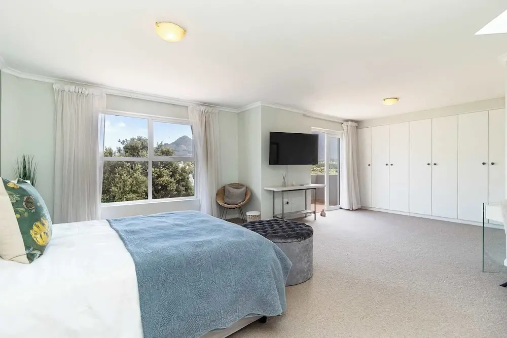 Beachfront Villa Sea Breeze Hout Bay Cape Town
