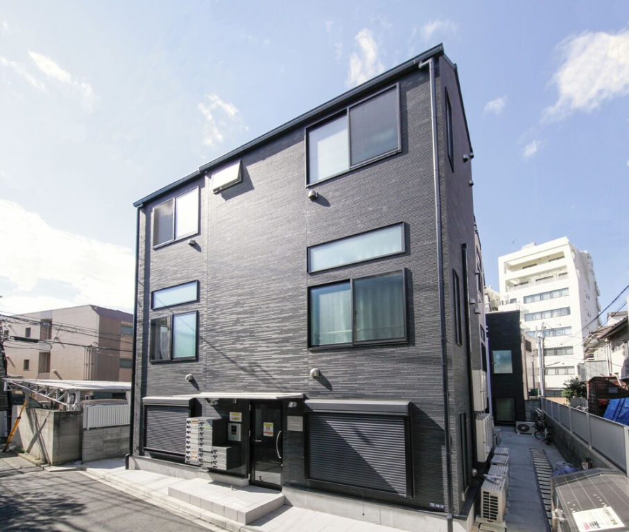 Nano North Shinjuku Apartment by Tranova
