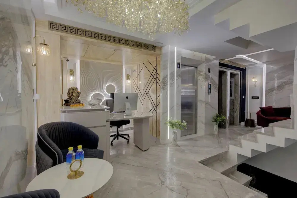 Empire Platinum Suites-Luxury Aparthotel Central Delhi