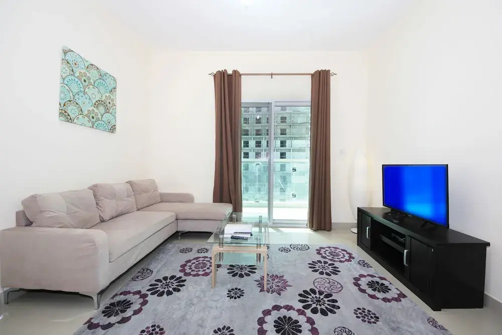 Signature Holiday Home - Red Residence
