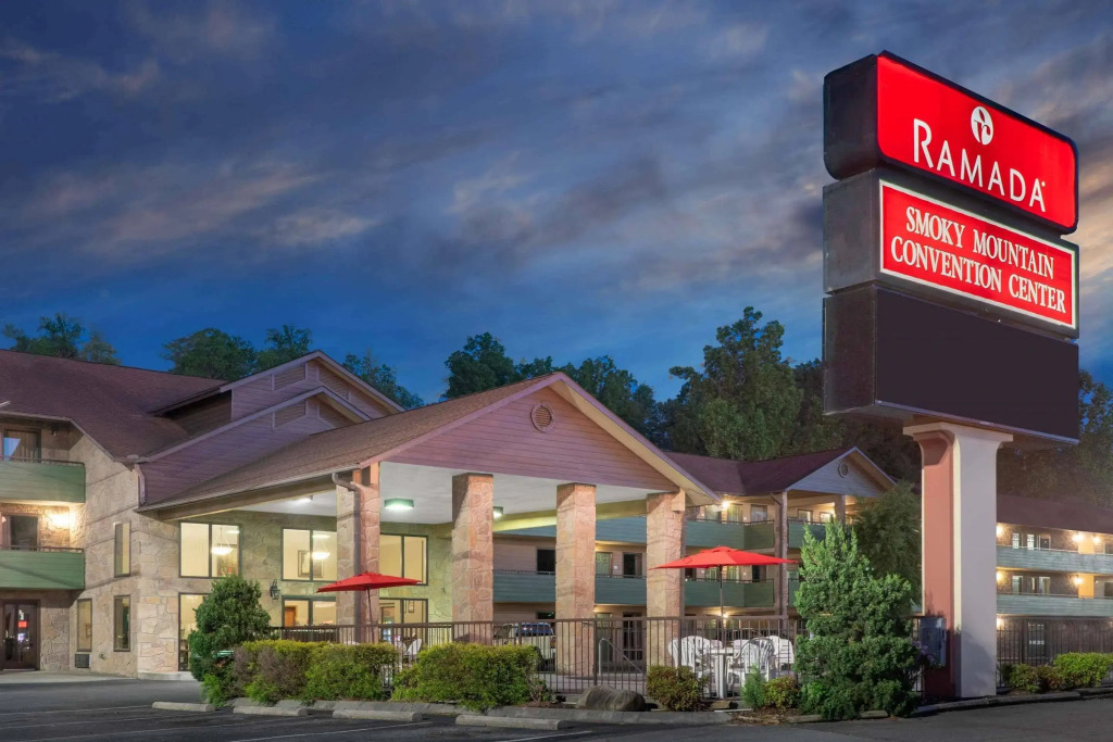 Ramada Pigeon Forge South Hotel