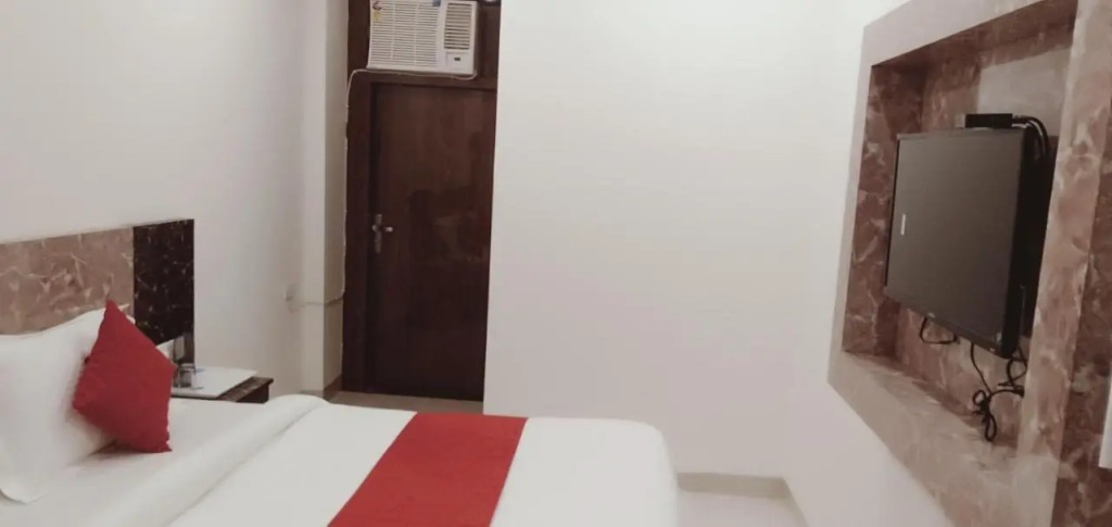 OYO 88430 Hotel Param Palace