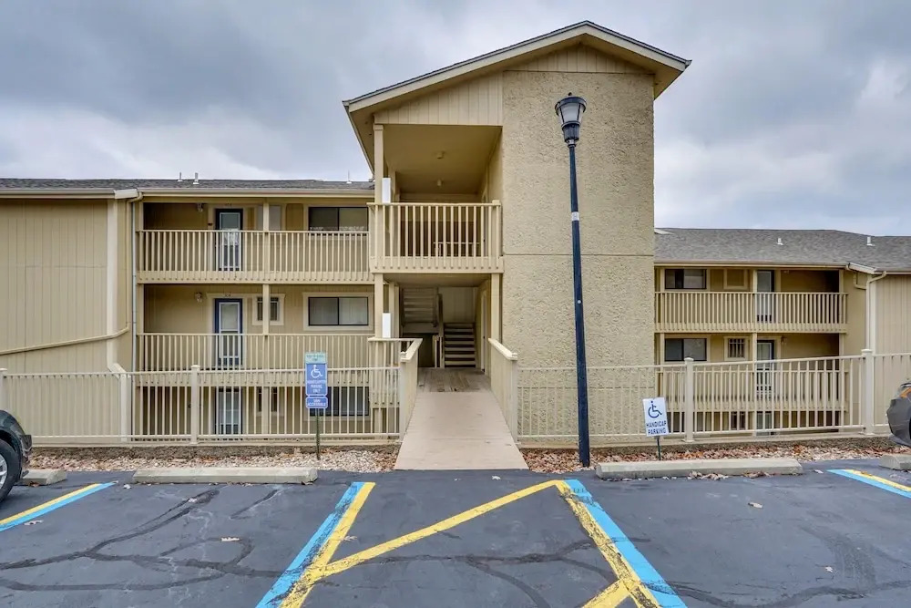 Lakefront Condo w/ Balcony in Osage Beach!
