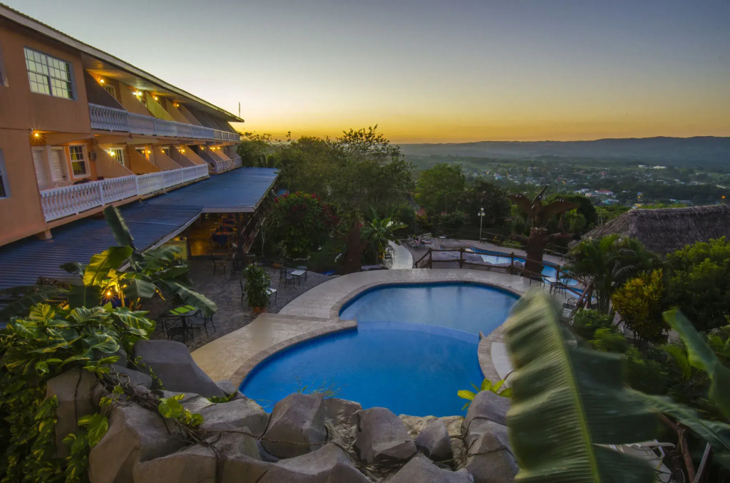 Cahal Pech Village Resort