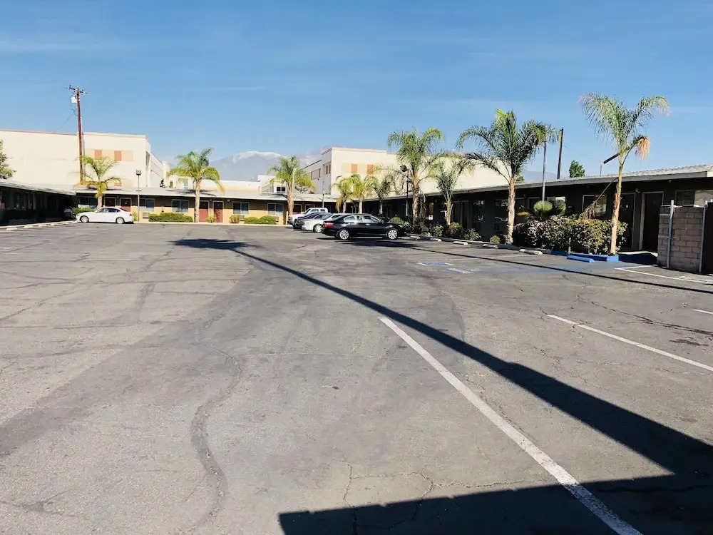 Sands Motel by Ontario Airport & Toyota Arena