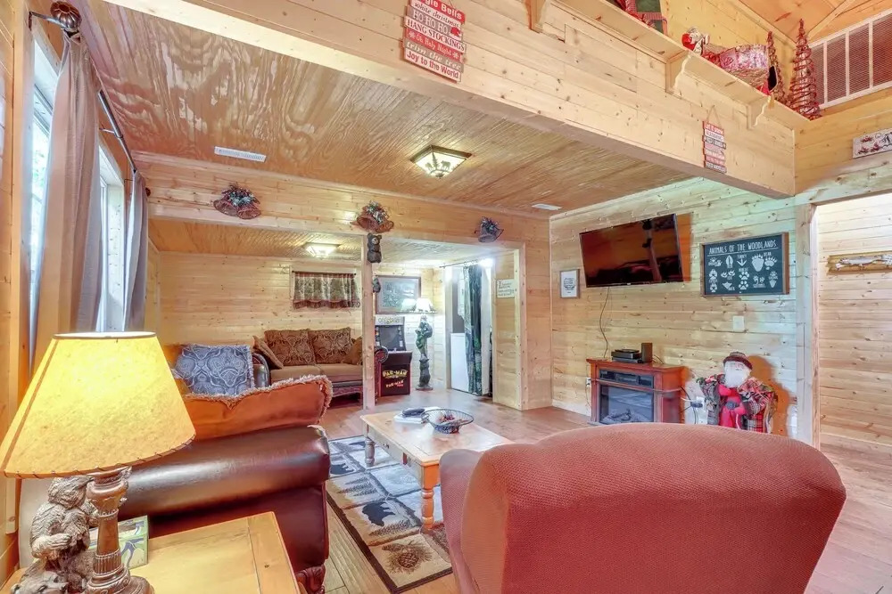 'just Fur Relaxin' Sevierville Cabin w/ Hot Tub!