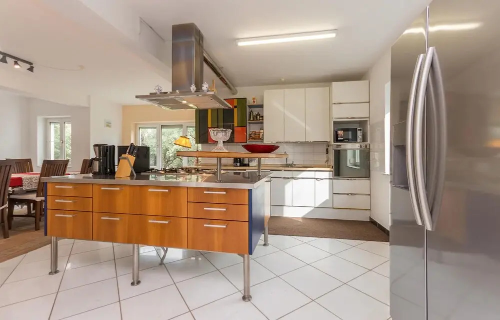 Gorgeous Home In Rastane Donje