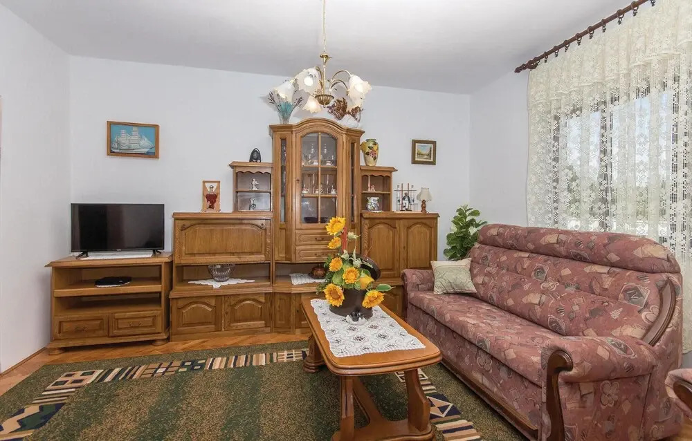 Stunning Home in Rovinj With Wifi and 2 Bedrooms