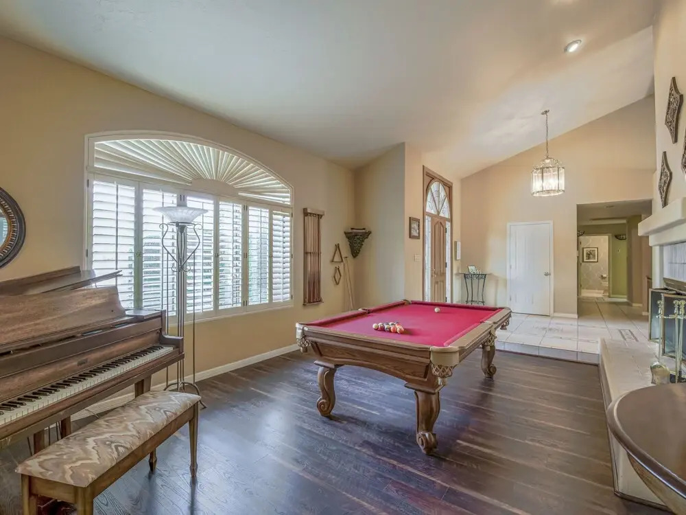 New Listing! Expansive W/ Pool & Spa 5 Bedroom Home