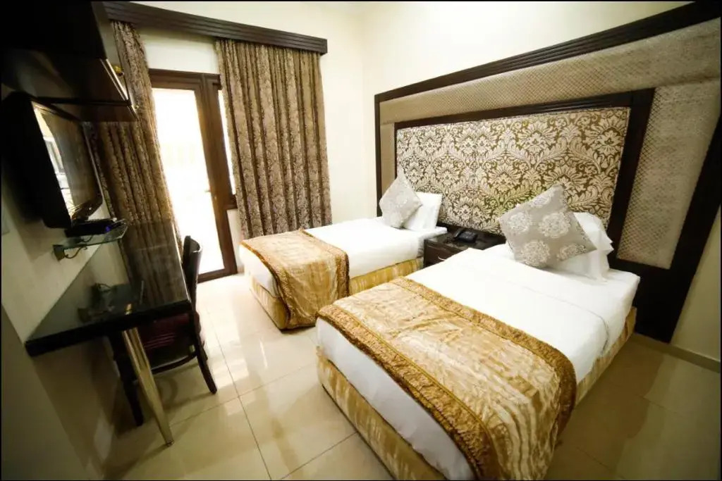 Q Hotel