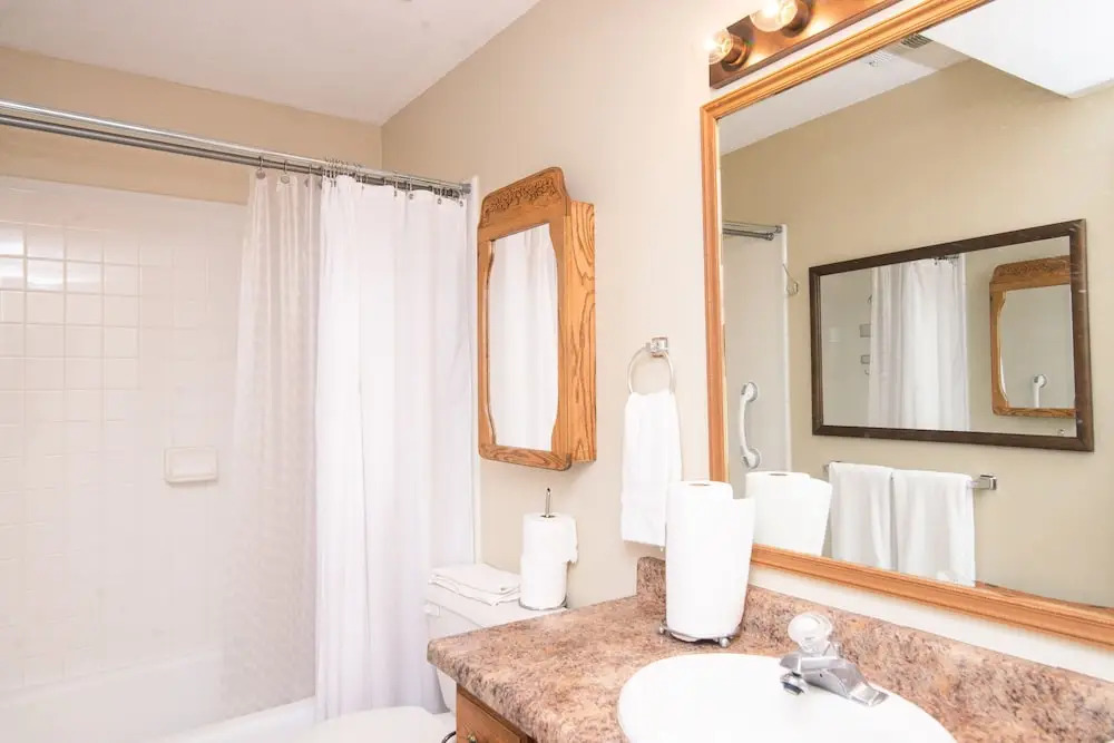 Charming Ogden Town Home, 25 Min To Snowbasin Ski Resort 3 Bedroom Duplex by Redawning