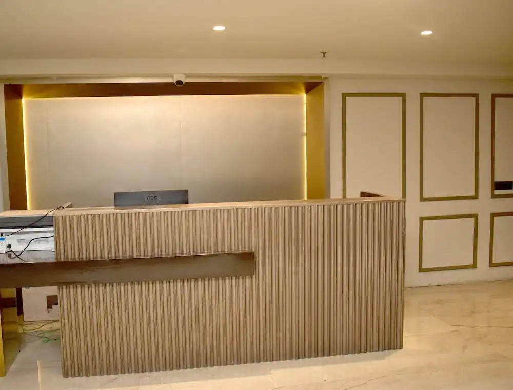 Qotel Signature Coleman Janakpuri Near District Centre & Pacific Mall