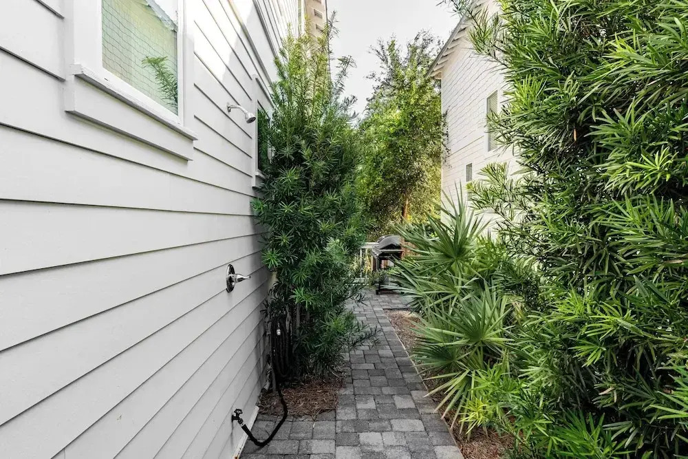Gulf Coast Gem by Avantstay 3 Blocks to Beach & Town Plaza Community Pool
