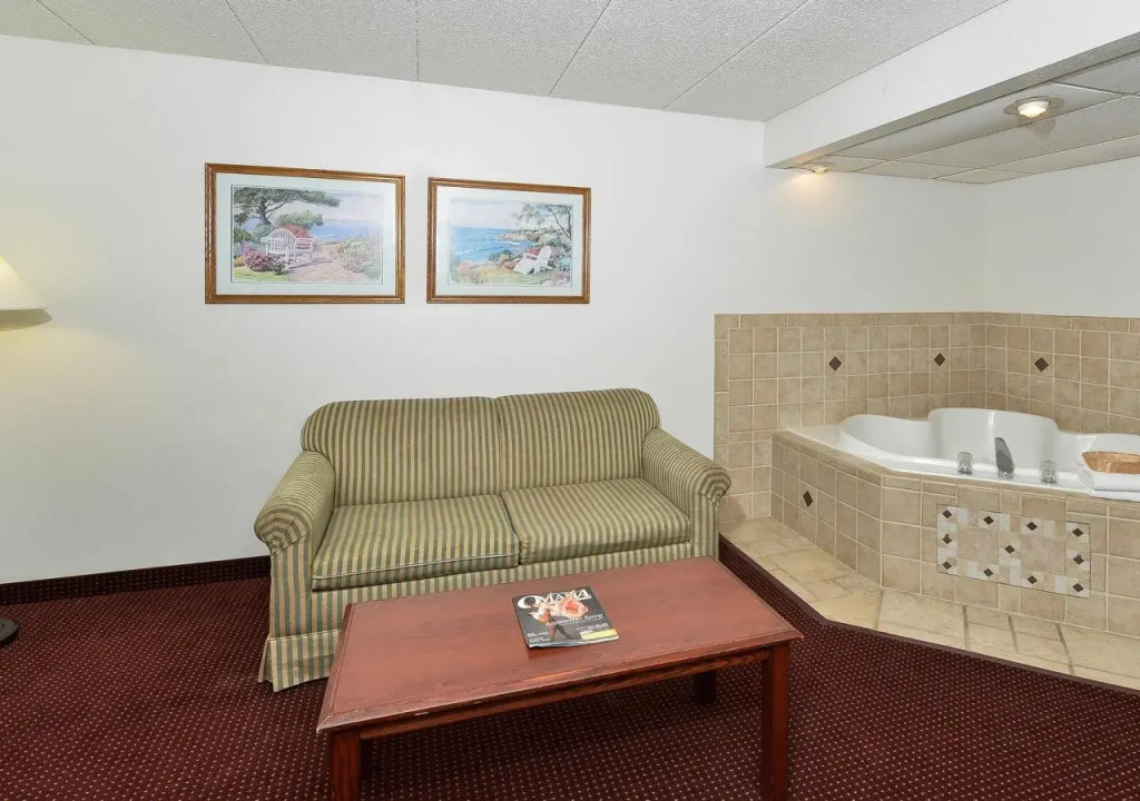 Americas Best Value Inn - Omaha