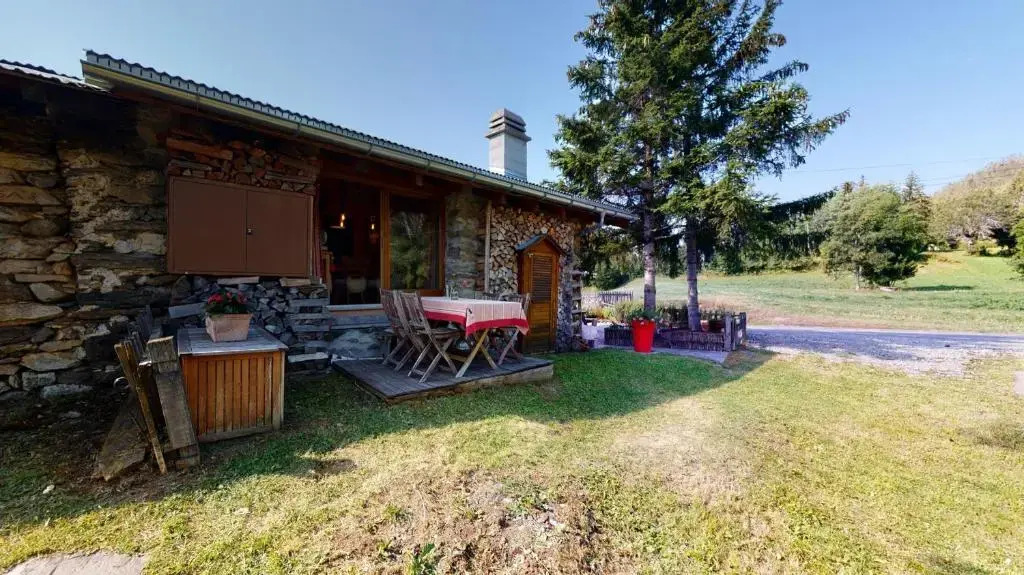 Authentic chalet full of charm, 5min. from Anzère