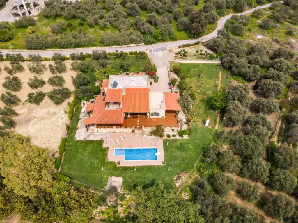 Athina Traditional Villa | Stalos