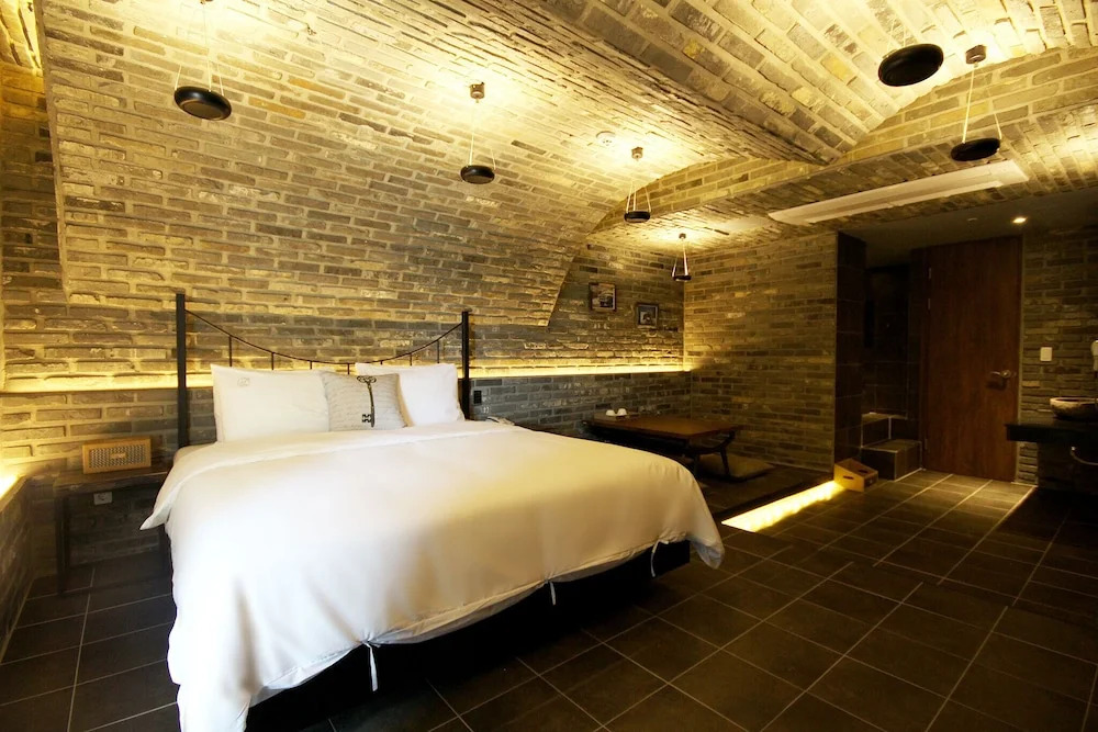 Pandora Hotel