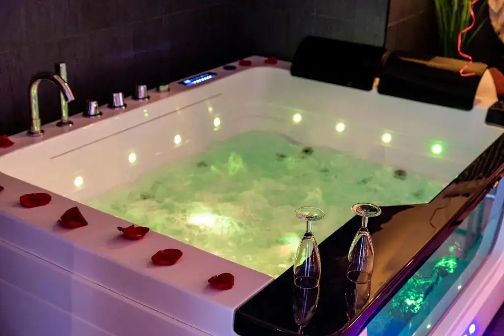 Suite and Spa 21