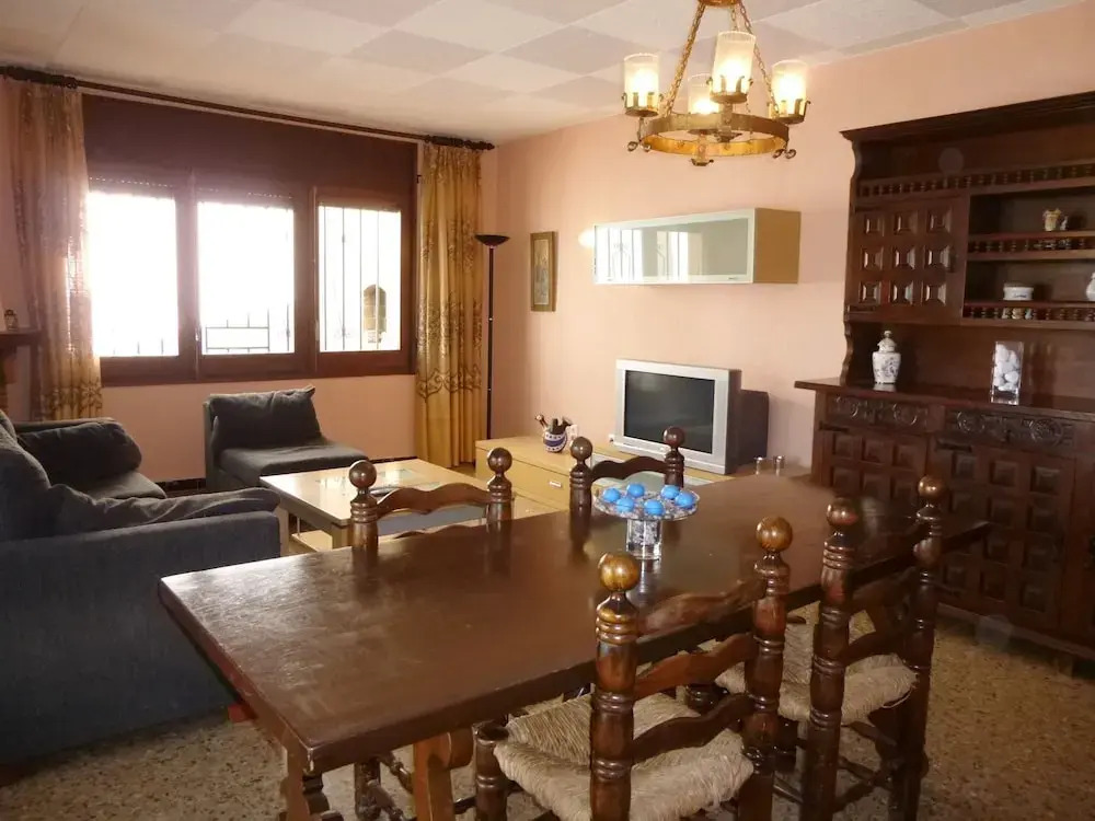 Spacious Holiday Home With Enclosed Garden in Empuriabrava