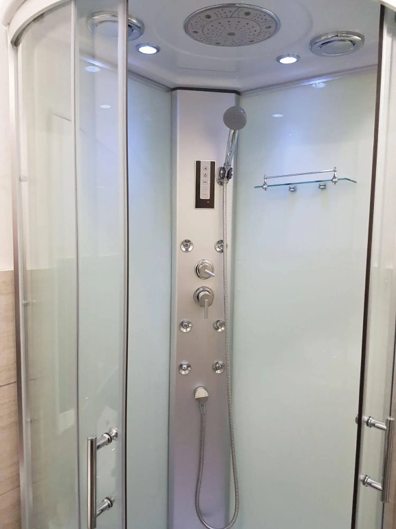 Chain Vatican Suites