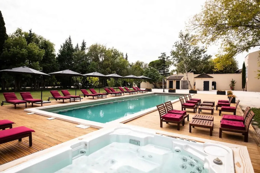 Charming Mas Provencal With Swimming Pool