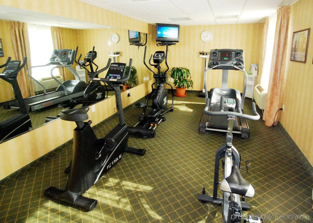 Holiday Inn Express Hotel & Suites Warrenton by IHG