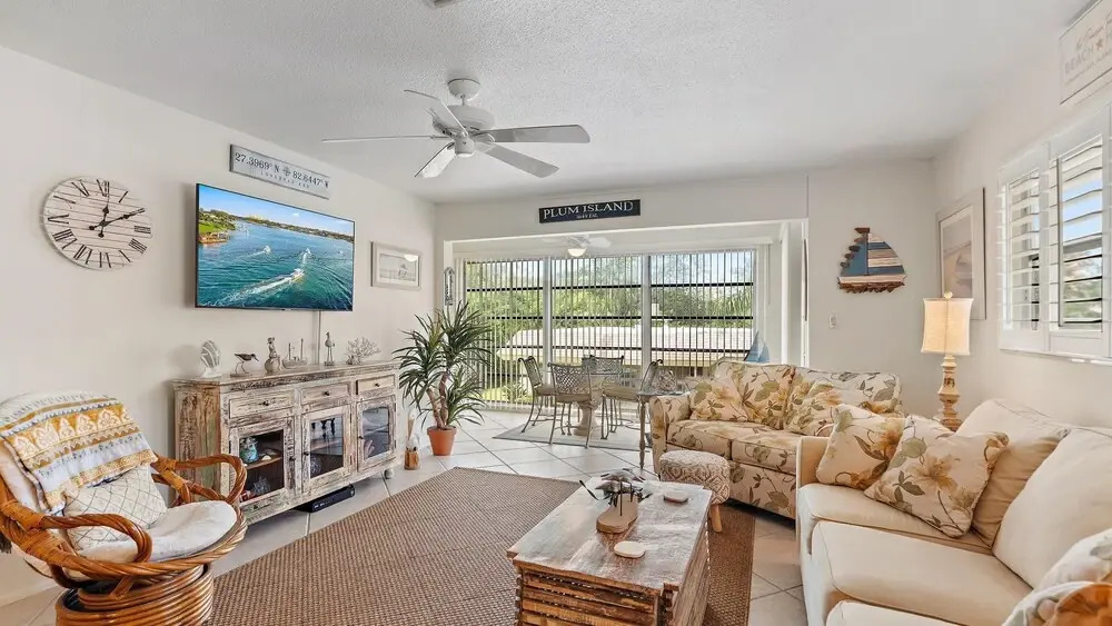 Serenity On Sutton 2 Bedroom Townhouse by RedAwning