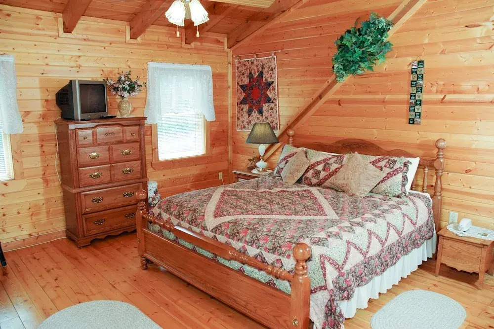 MAJESTIC OAKS - 3 Br Cabin