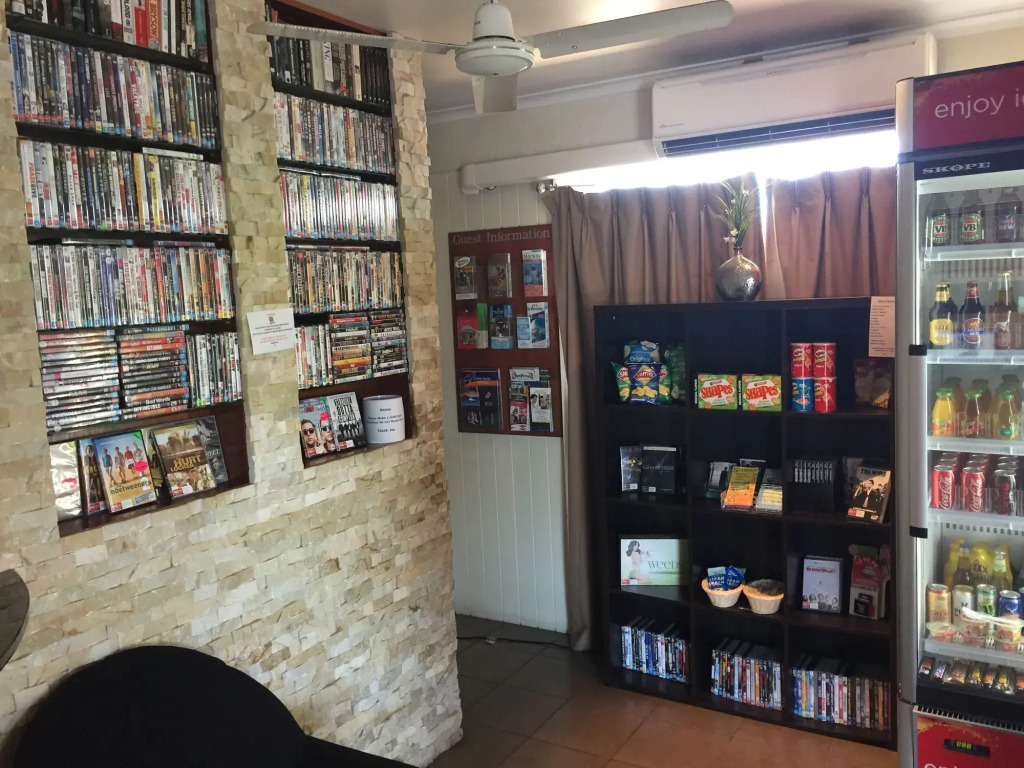 Country Plaza Motor Inn