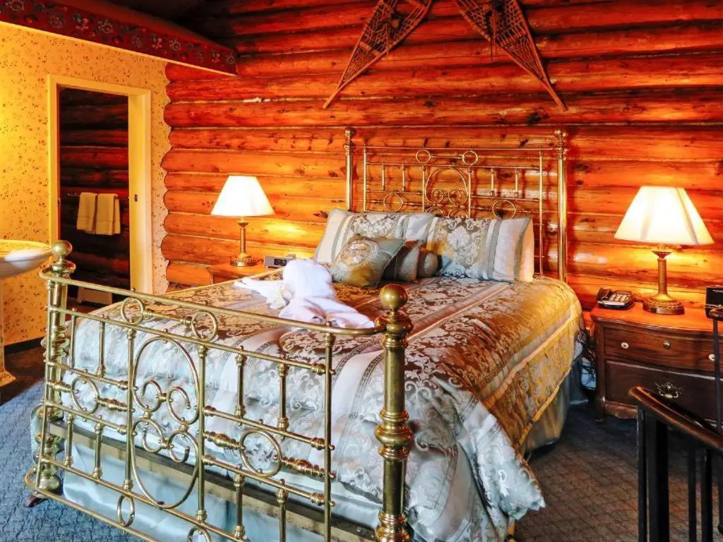 A Cabin on the Cliff