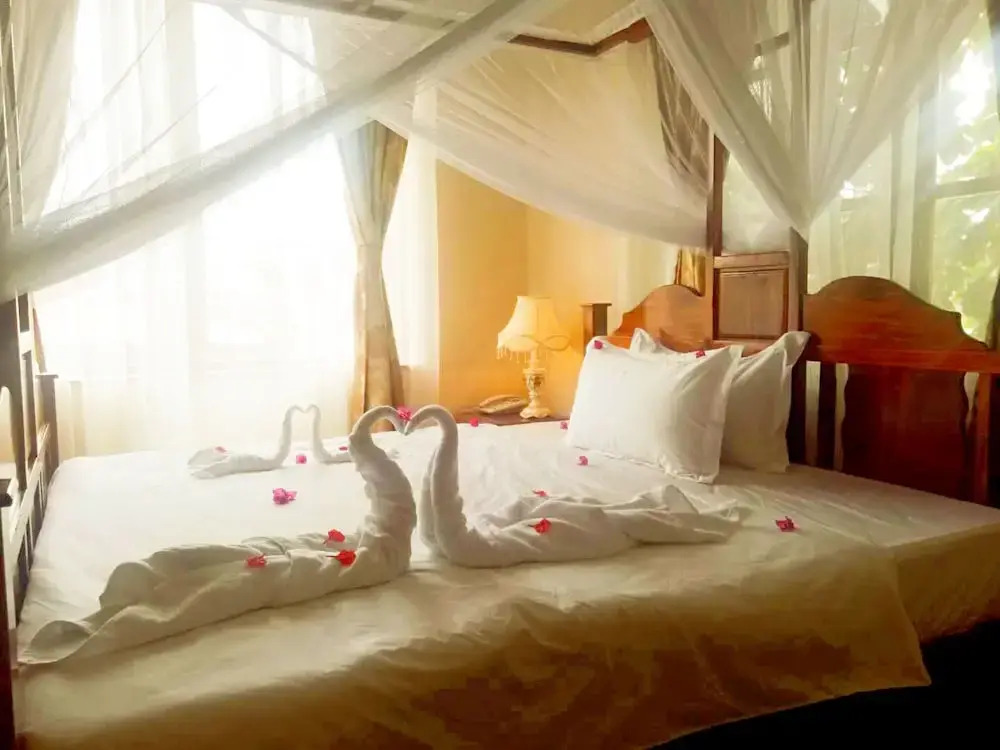 Red Sun Hotel