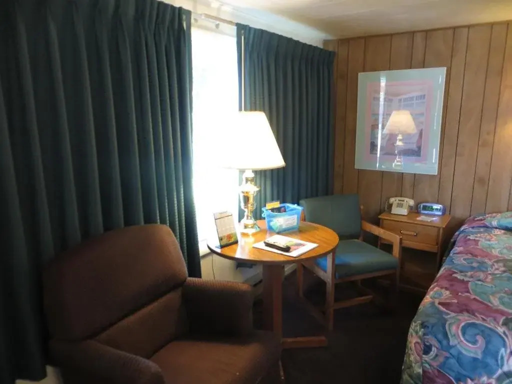 Restwood Motel