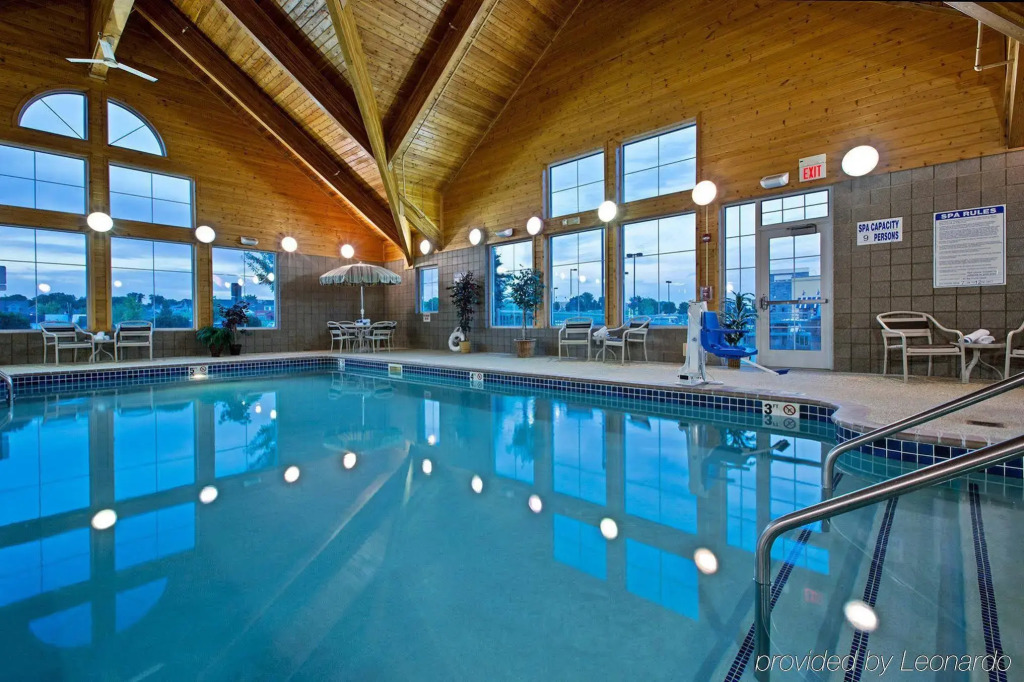 AmeriVu Inn and Suites - Waconia