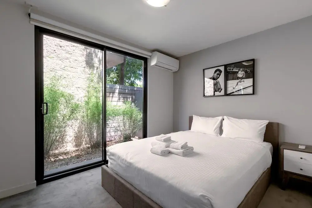 Spacious 2 Bedroom Inner City Townhouse with Private Rooftop
