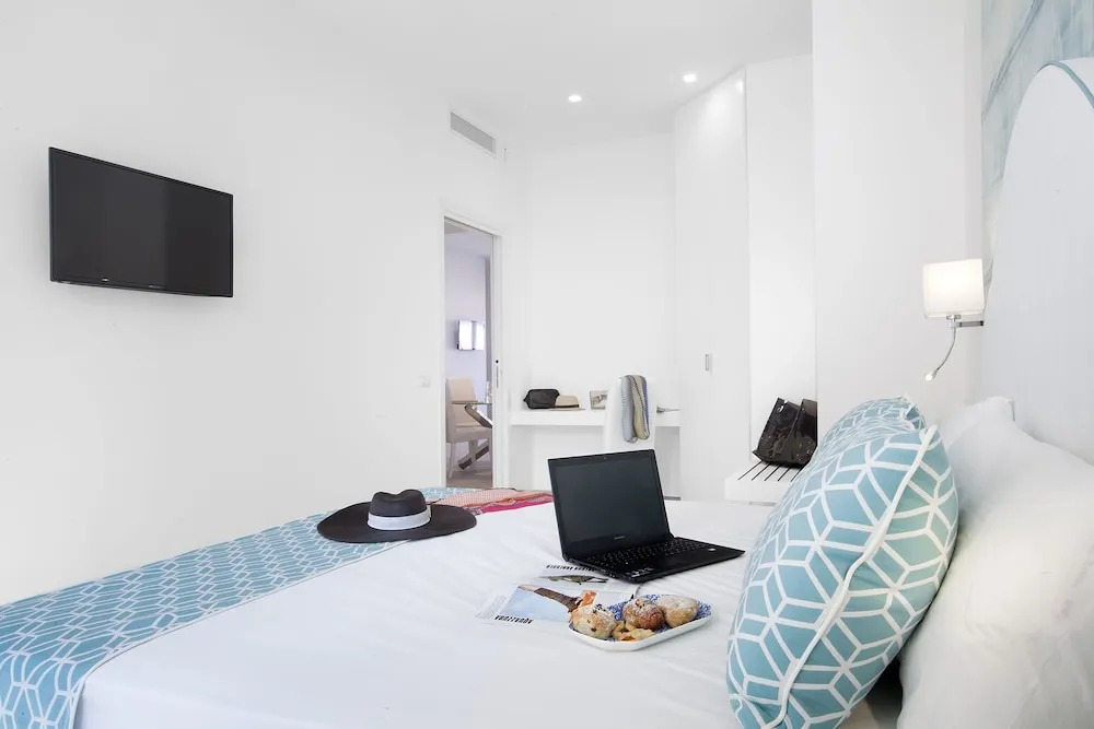 Sara Home 2