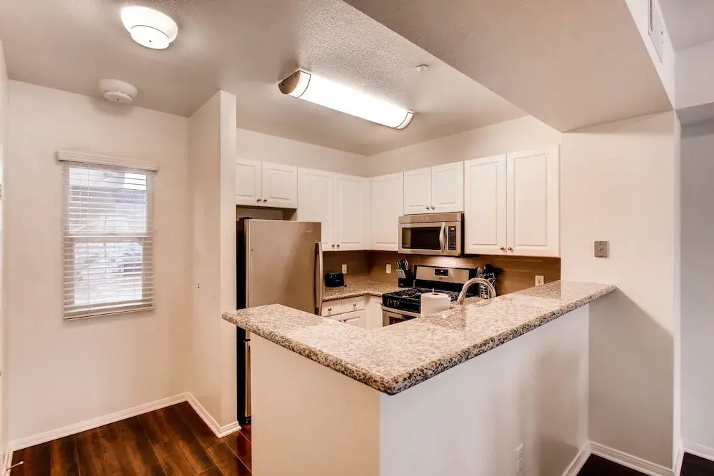 2 Bedroom Triplex Steps from Balboa Park