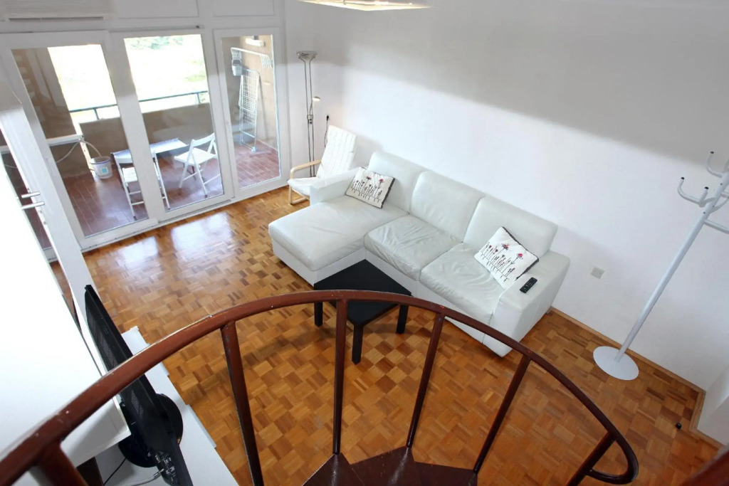 Three-Bedroom Spacious Modern Apartment SS