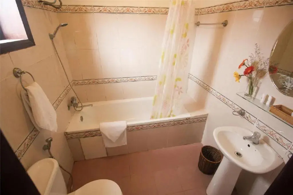 DKs Backpacker Hotel